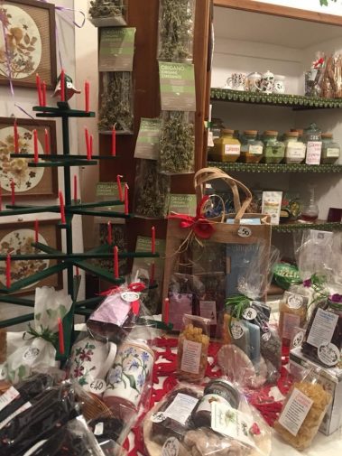Confezioni Natalizie Regali tisane spezie erbe prodotti naturali per il benessere personale