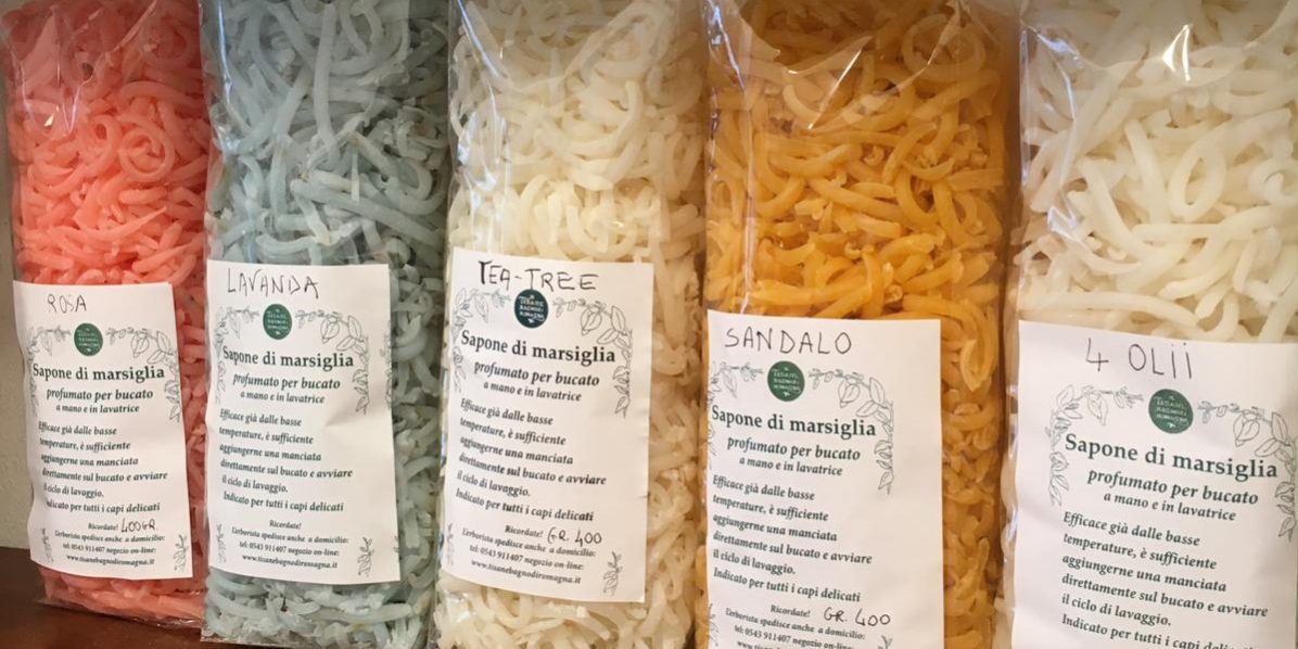 Saponi naturali per lavatrice in riccioli